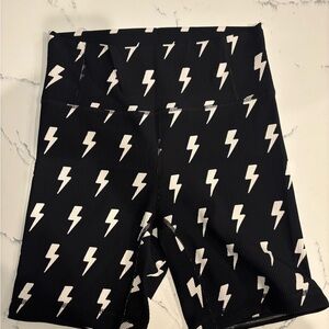 Women’s rebel bro biker short L NWT